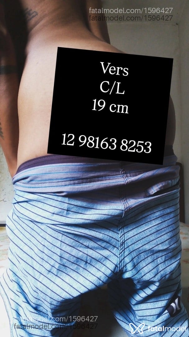 Acompanhante homem com cabelo castanho de olhos castanhos em Pindamonhangaba Acompanhante homem com cabelo castanho de olhos castanhos em Pindamonhangaba - Caio
