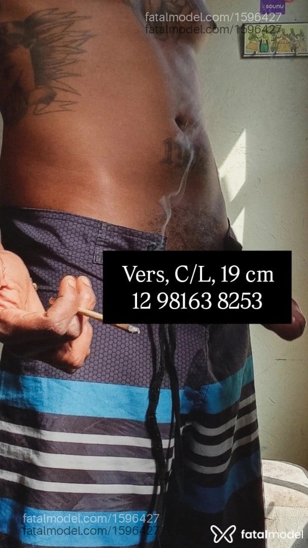 Acompanhante homem com cabelo castanho de olhos castanhos em Pindamonhangaba - Caio