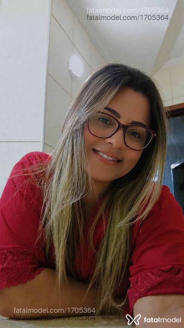 Acompanhante mulher loira (o) de olhos verdes em Limeira - Quezia Falcão