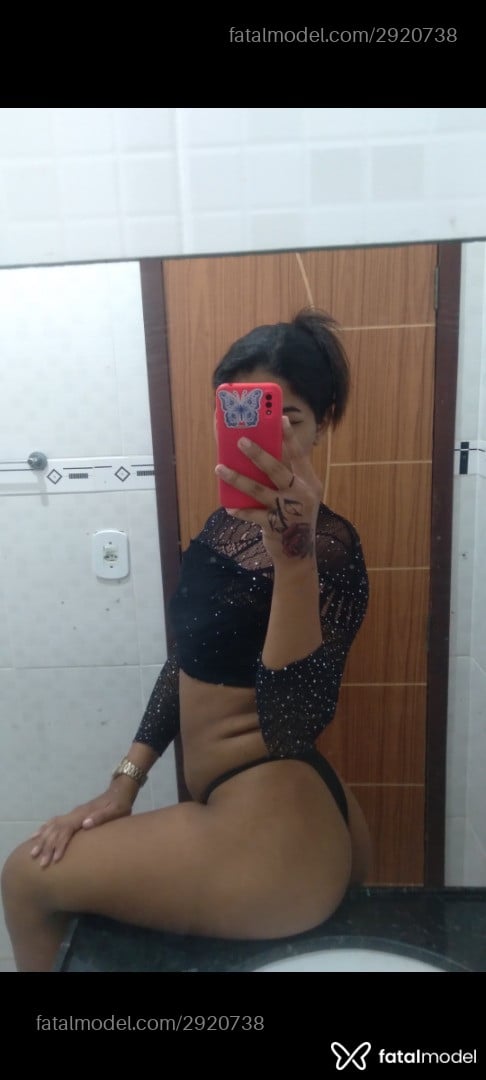 Acompanhante mulher trans morena (o) de olhos castanhos - Morena