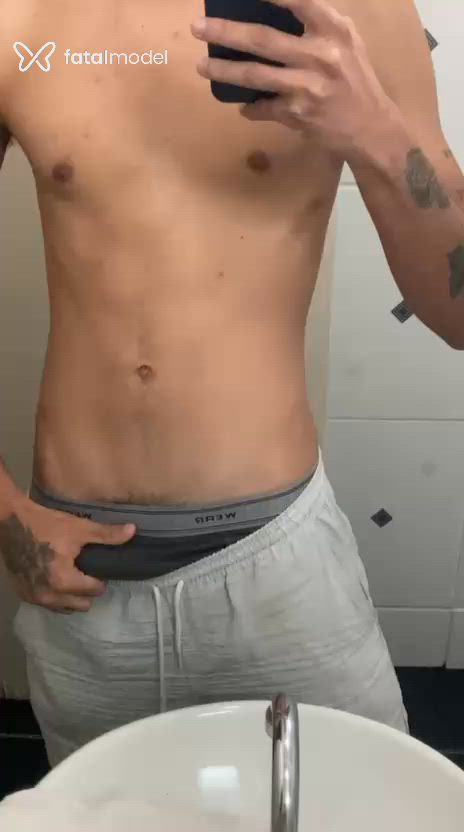 Acompanhante homem com cabelo castanho de olhos castanhos em Taubaté Acompanhante homem com cabelo castanho de olhos castanhos em Taubaté - Safadoperverso