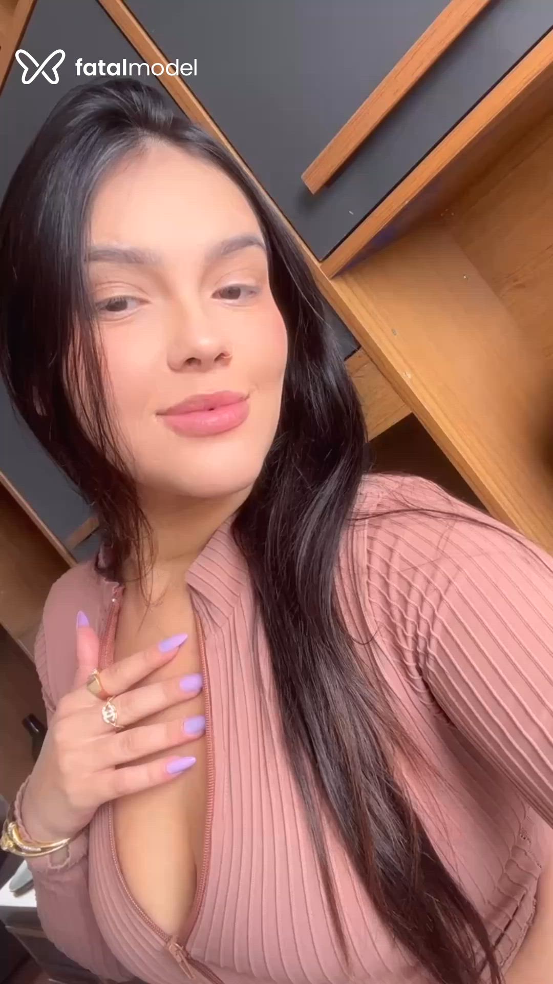 Acompanhante mulher morena (o) de olhos pretos em Sorocaba Acompanhante mulher morena (o) de olhos pretos em Sorocaba - Mirela Letícia