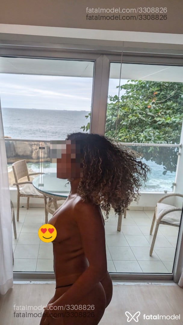 Acompanhante mulher loira (o) de olhos pretos em Rio de Janeiro - Vitória