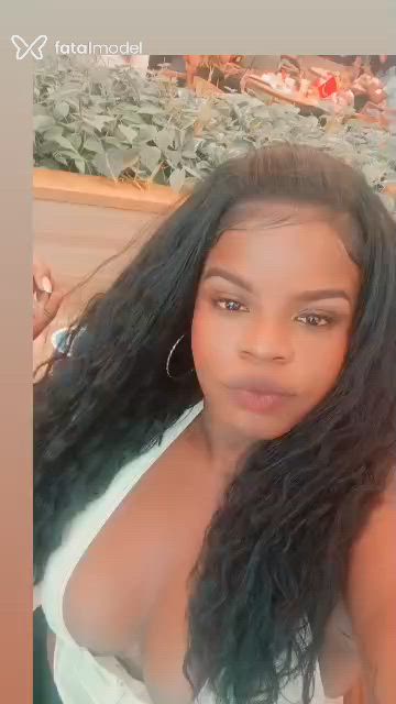 Acompanhante mulher com cabelo castanho de olhos castanhos - Isa