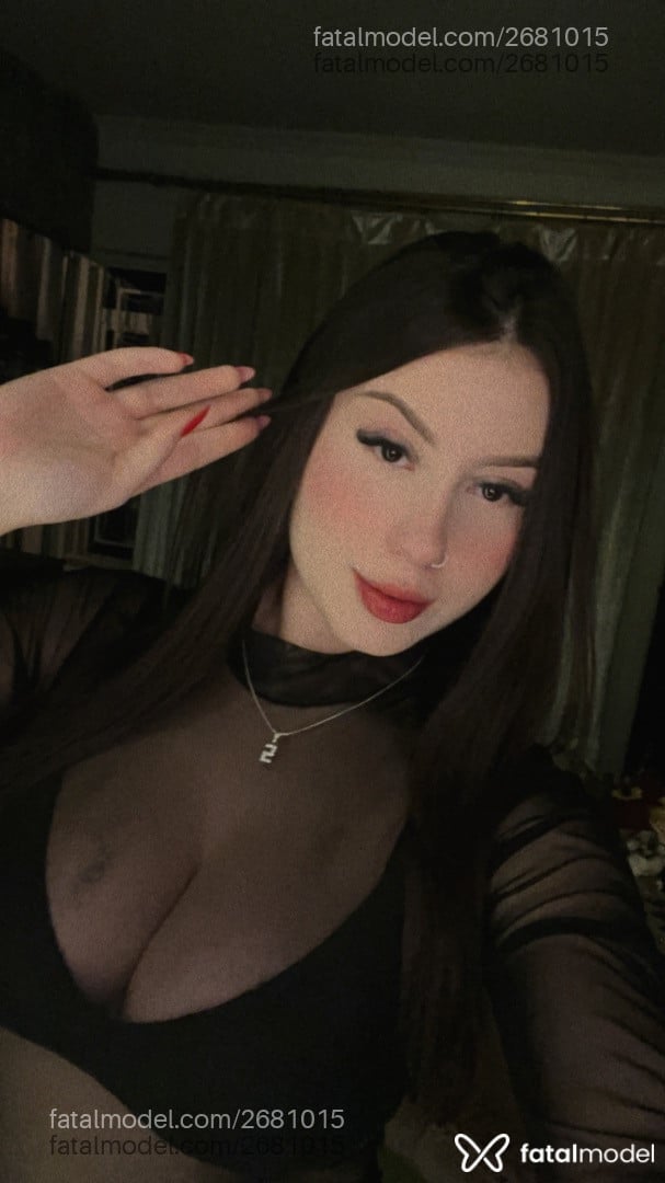 Acompanhante mulher com cabelo castanho de olhos castanhos em Cascavel Acompanhante mulher com cabelo castanho de olhos castanhos em Cascavel - Stéfany