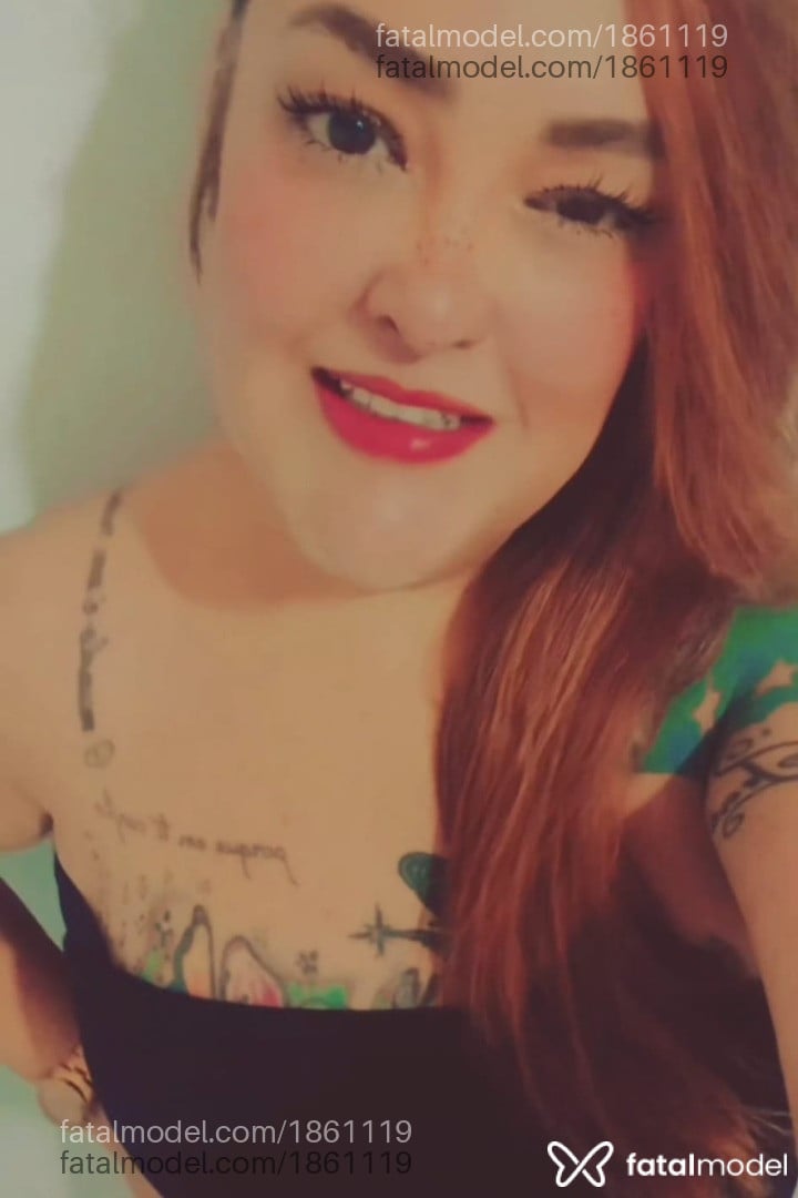 Acompanhante mulher ruiva (o) de olhos castanhos em João Pessoa - Van