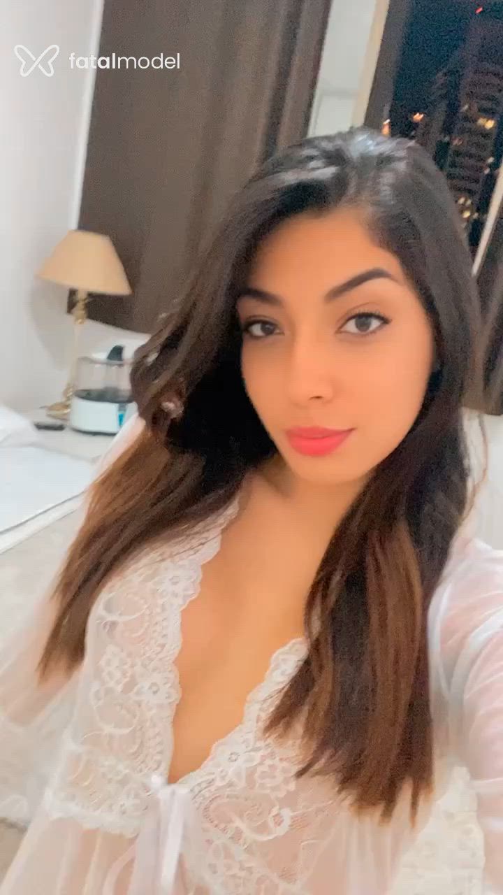 Acompanhante mulher com cabelo castanho de olhos castanhos em São José dos Campos Acompanhante mulher com cabelo castanho de olhos castanhos em São José dos Campos - Mai mel