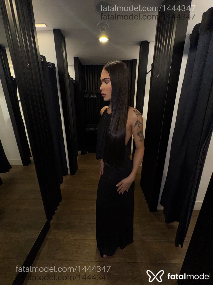 Acompanhante mulher trans com cabelo castanho de olhos mel em Cuiabá - Melissa Andrade