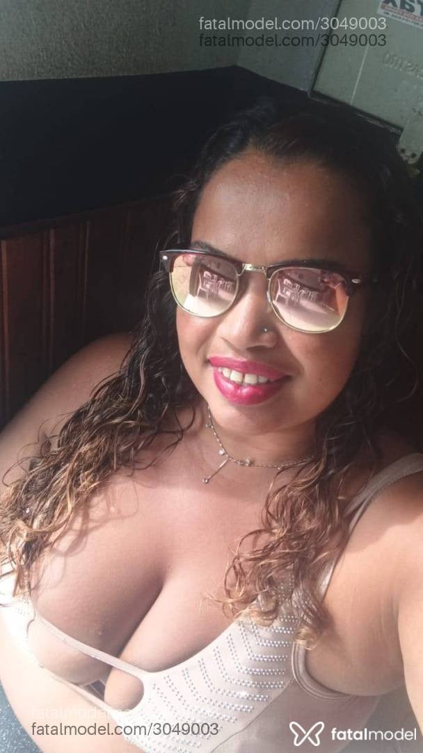 Acompanhante mulher morena (o) de olhos mel - MORENA Acompanhante mulher morena (o) de olhos mel - MORENA