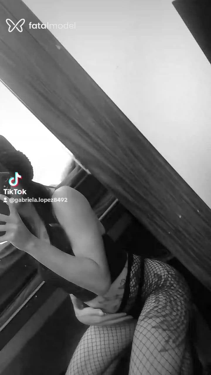 Acompanhante mulher morena (o) de olhos verdes - Larissa Salles