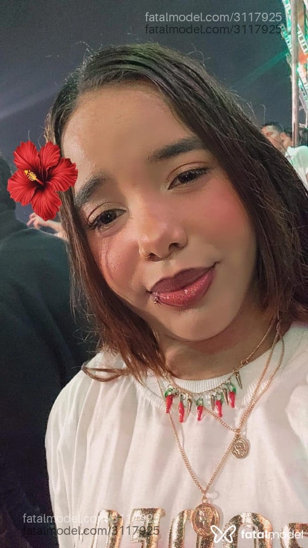 Acompanhante mulher morena (o) de olhos pretos - Daliy Carla