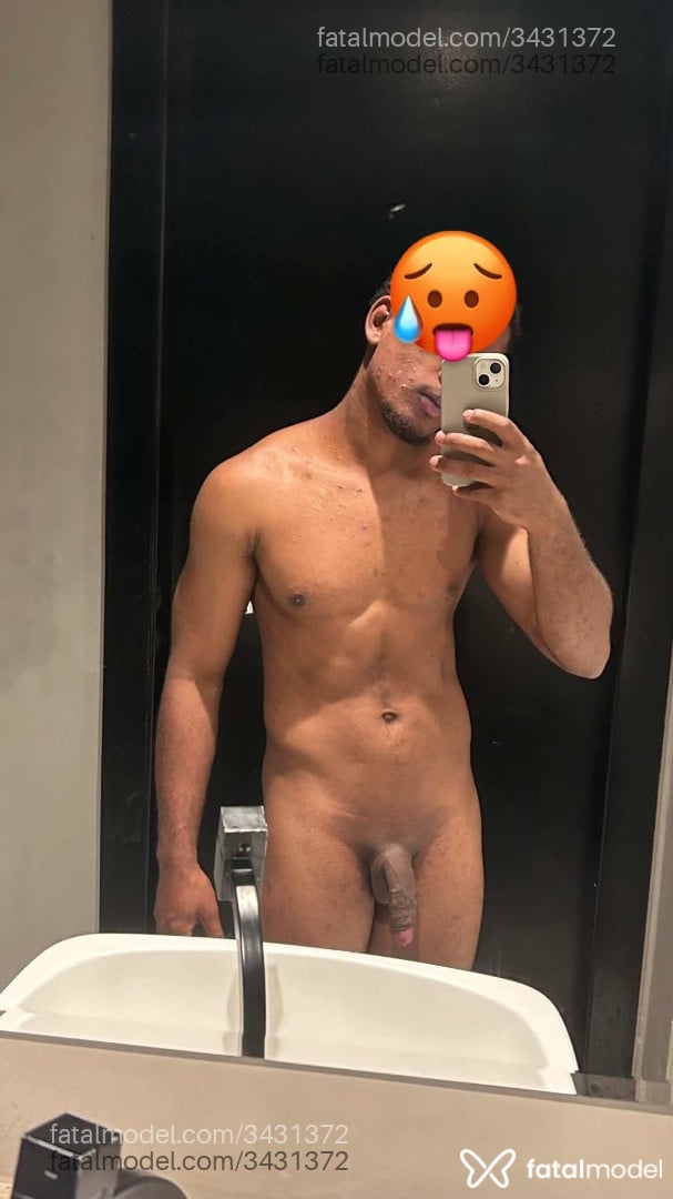 Acompanhante homem morena (o) de olhos castanhos - Pretinho Baiano