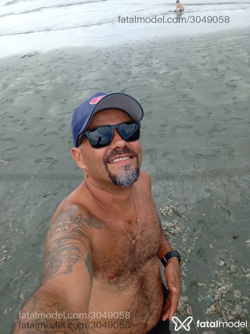 Acompanhante homem com cabelo castanho de olhos castanhos - Fernando Acompanhante homem com cabelo castanho de olhos castanhos - Fernando