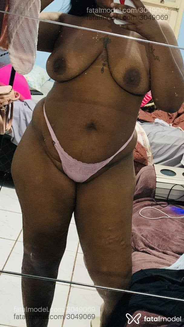 Acompanhante mulher morena (o) de olhos castanhos - Rebeca