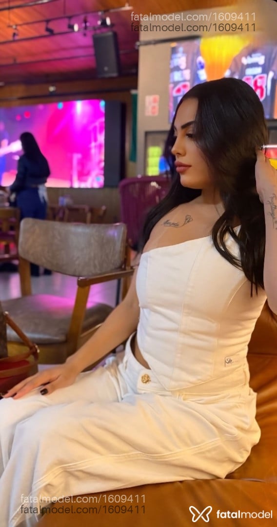 Acompanhante mulher com cabelo castanho de olhos castanhos em Dourados - Angel