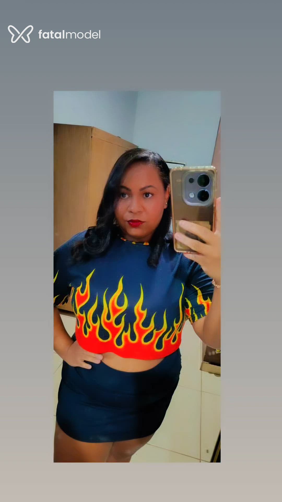 Acompanhante mulher com cabelo castanho de olhos pretos em Loanda Acompanhante mulher com cabelo castanho de olhos pretos em Loanda - Bombomzinho