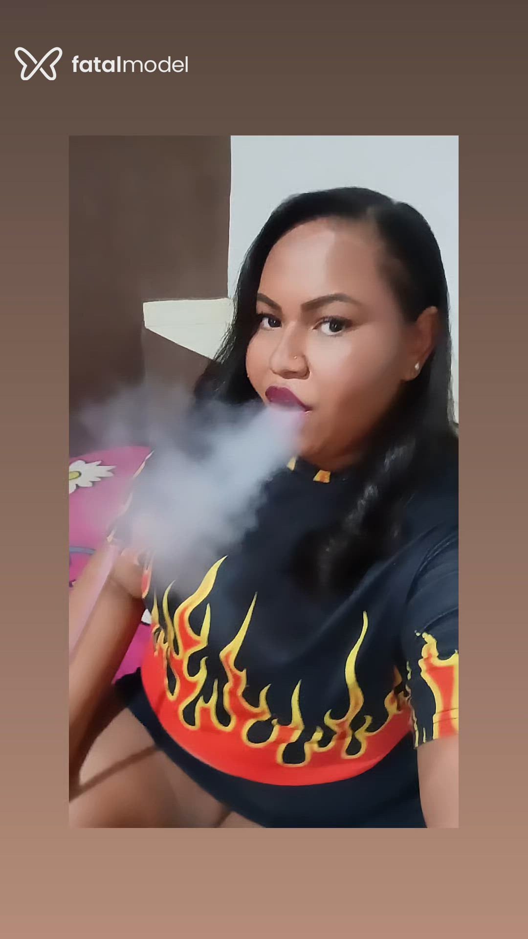 Acompanhante mulher com cabelo castanho de olhos pretos em Loanda Acompanhante mulher com cabelo castanho de olhos pretos em Loanda - Bombomzinho