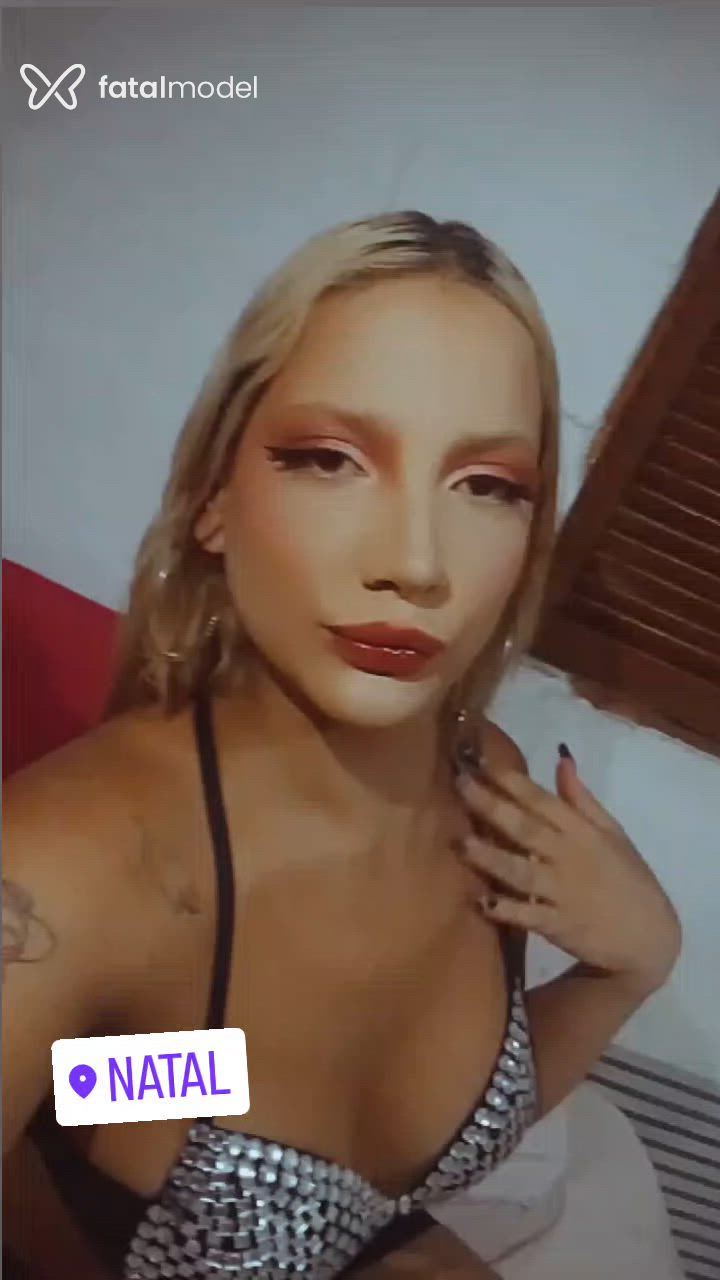 Acompanhante mulher trans com cabelo castanho de olhos castanhos - Gabriella Acompanhante mulher trans com cabelo castanho de olhos castanhos - Gabriella