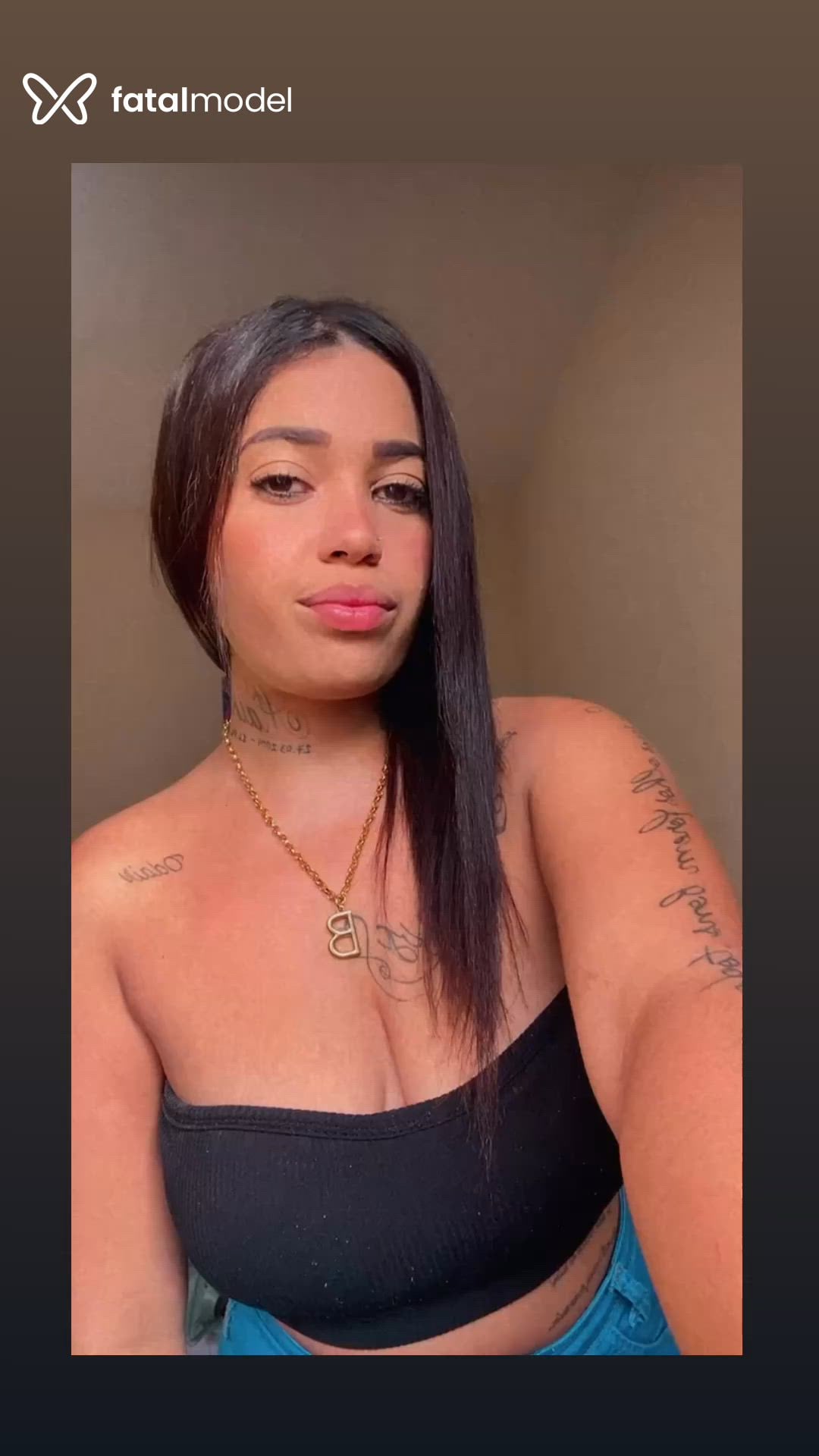Acompanhante mulher morena (o) de olhos castanhos - Valentina Acompanhante mulher morena (o) de olhos castanhos - Valentina