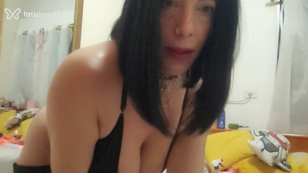 Acompanhante mulher com cabelo castanho de olhos castanhos - Kaká Ferrari