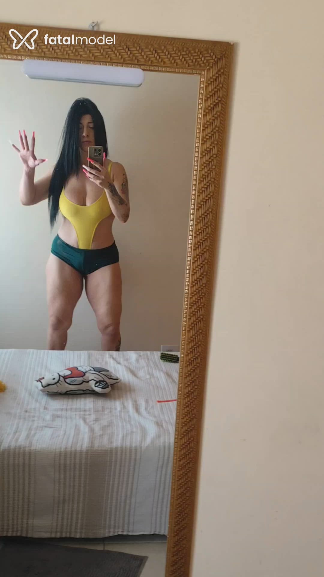 Acompanhante mulher com cabelo castanho de olhos castanhos - Kaká Ferrari
