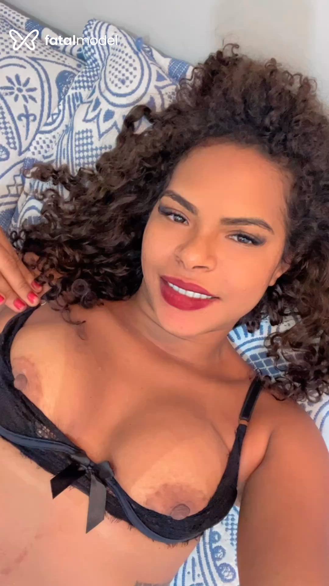 Acompanhante mulher morena (o) de olhos pretos em Caratinga Acompanhante mulher morena (o) de olhos pretos em Caratinga - Morena