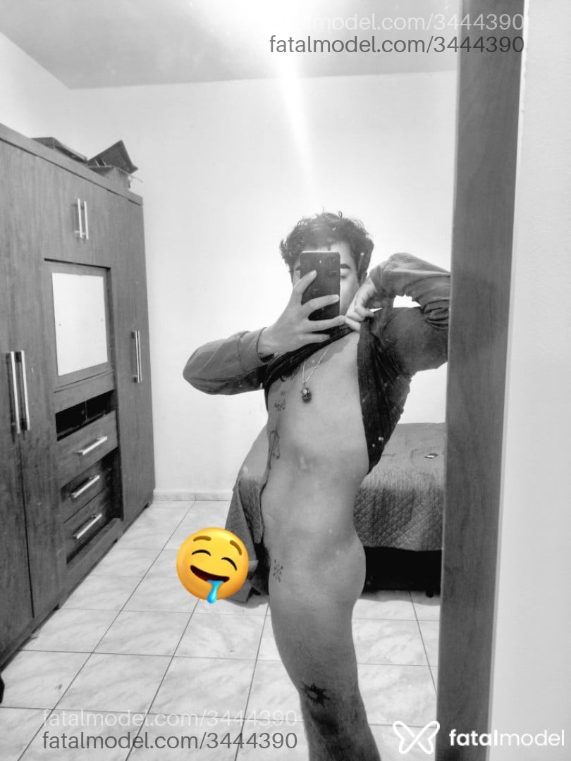 Acompanhante homem morena (o) de olhos castanhos - Pierre