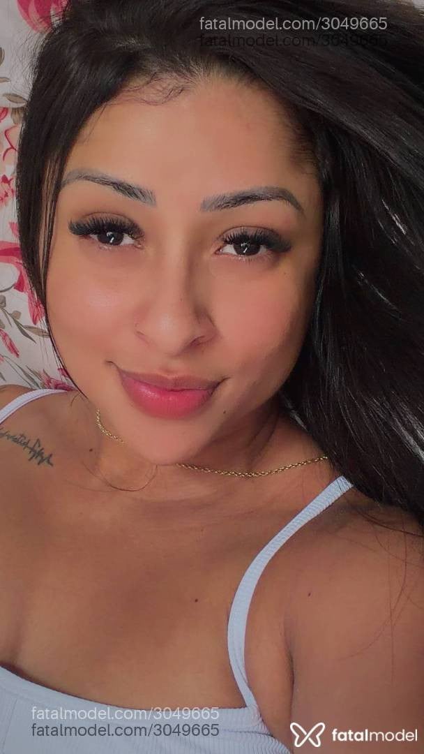 Acompanhante mulher morena (o) de olhos pretos - Karen