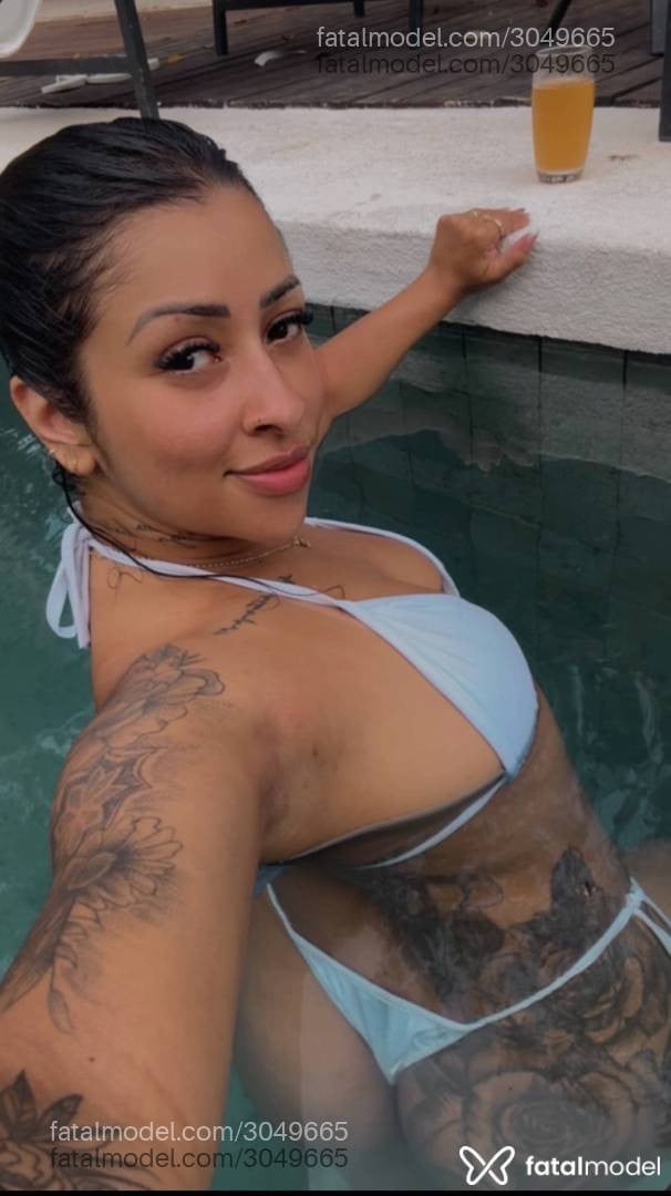 Acompanhante mulher morena (o) de olhos pretos - Karen