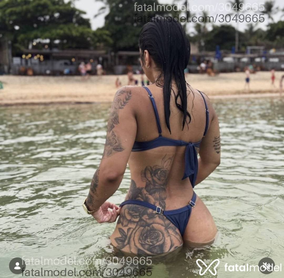Acompanhante mulher morena (o) de olhos pretos - Karen