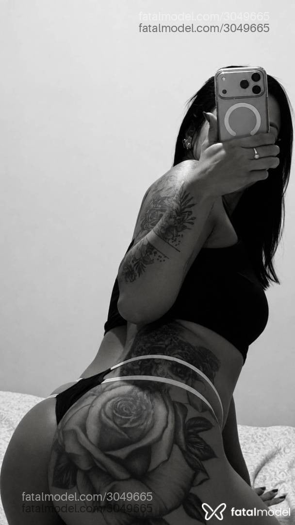 Acompanhante mulher morena (o) de olhos pretos - Karen