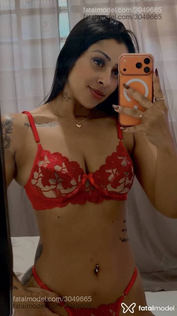 Acompanhante mulher morena (o) de olhos pretos - Karen