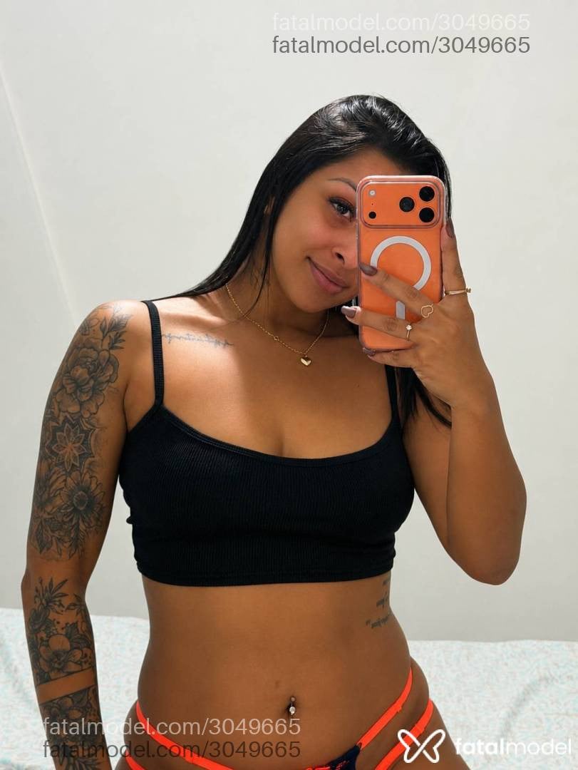 Acompanhante mulher morena (o) de olhos pretos - Karen