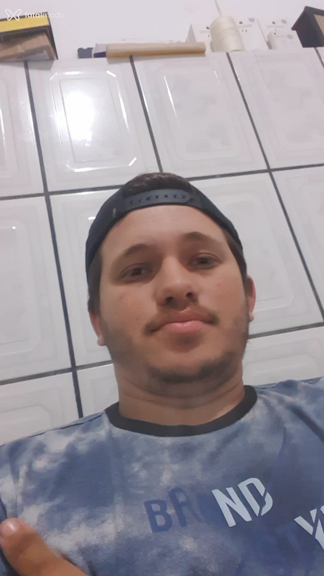 Acompanhante homem loira (o) de olhos verdes em Serra Acompanhante homem loira (o) de olhos verdes em Serra - Gusmao