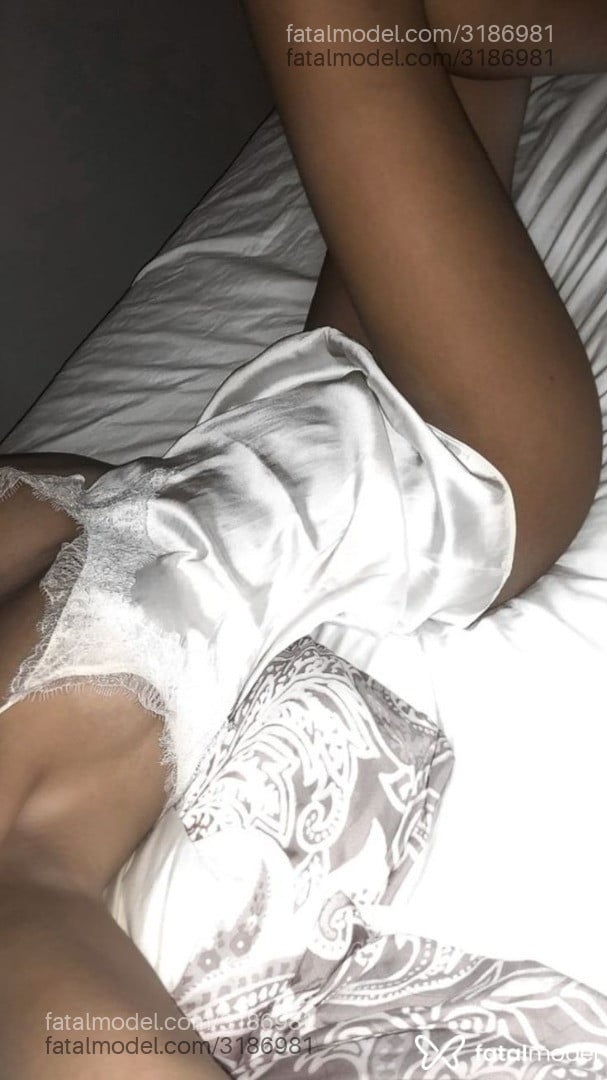 Acompanhante mulher morena (o) de olhos castanhos em Uberlândia - Isa Vasconcelos