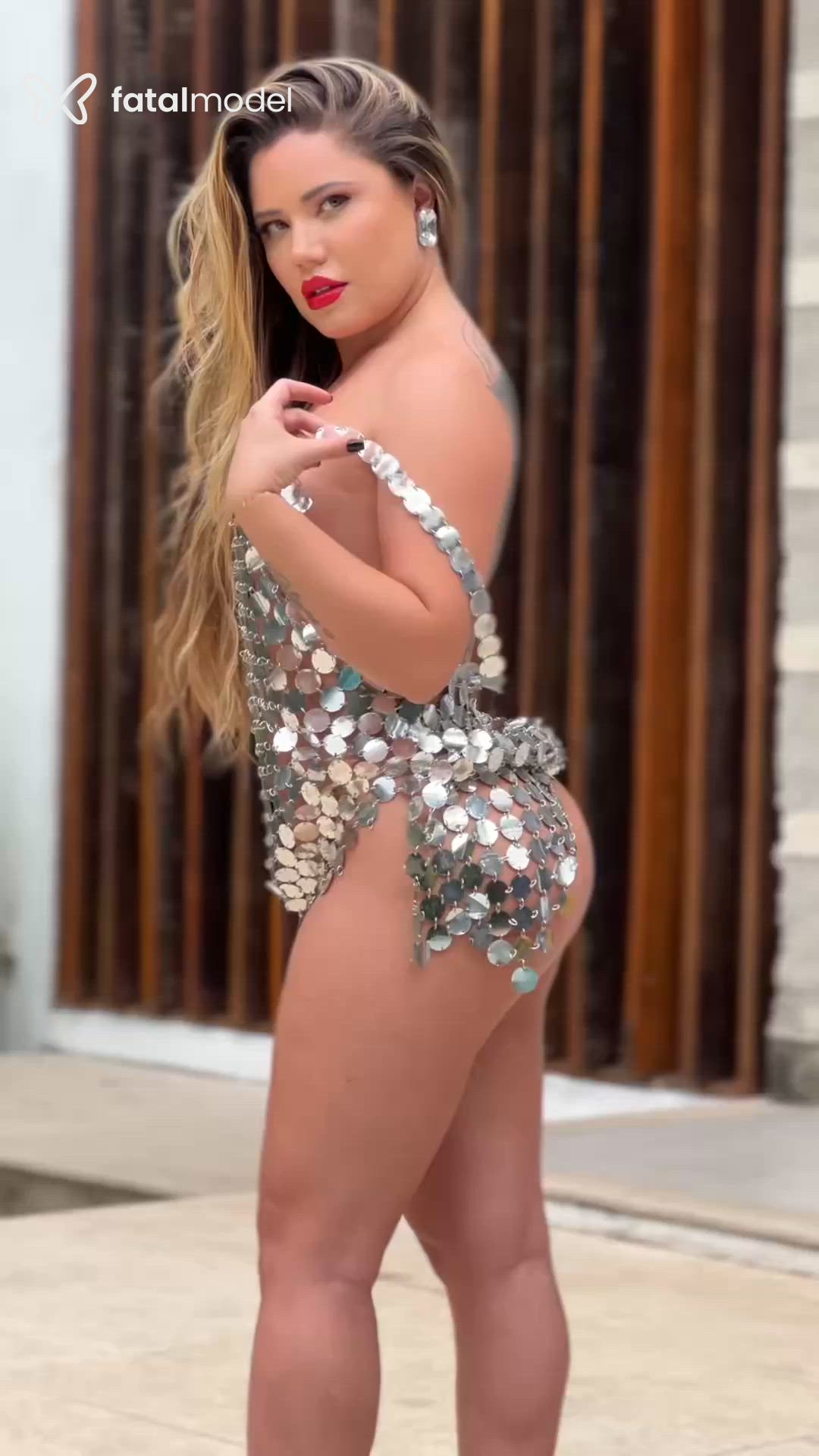 Acompanhante mulher loira (o) de olhos verdes - Yasmin Mineira