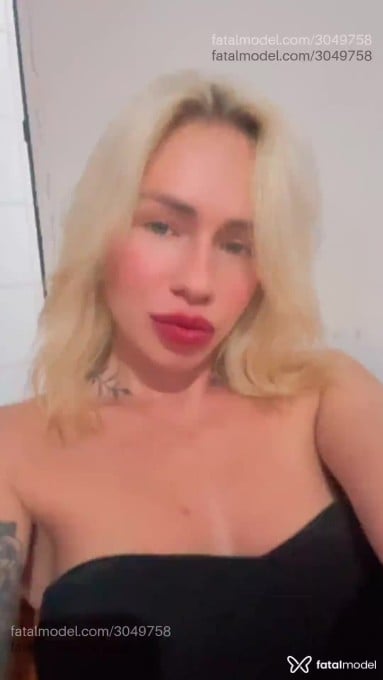 Acompanhante mulher loira (o) de olhos verdes em Virtual - Bruna Dias