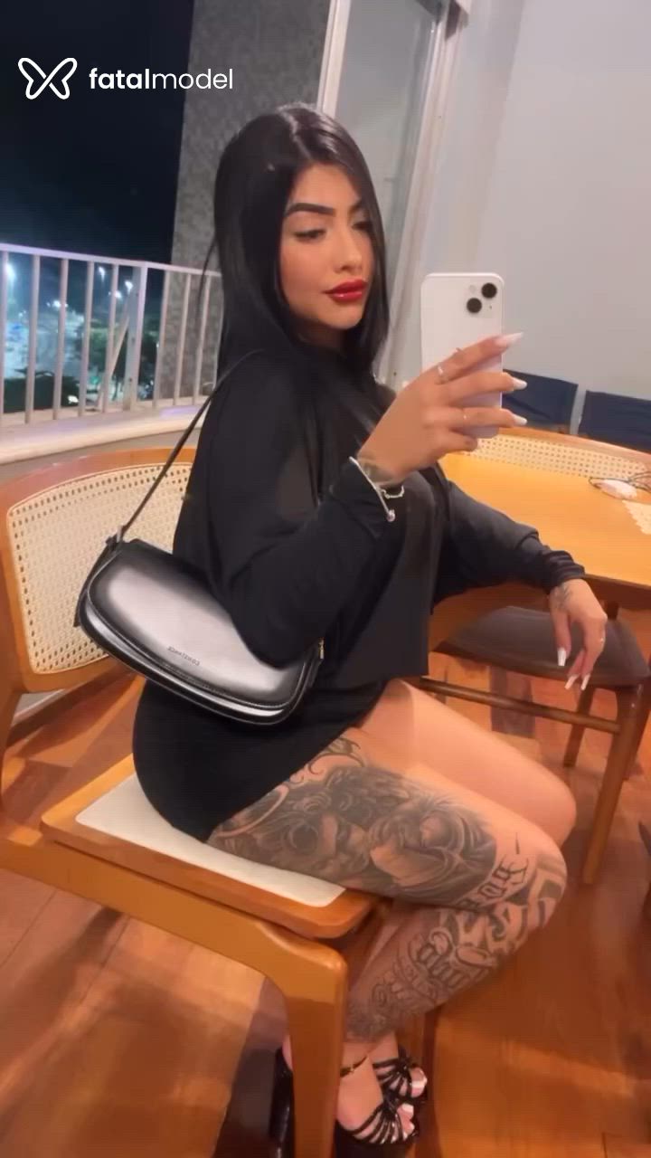 Acompanhante mulher morena (o) de olhos pretos - Thaina Acompanhante mulher morena (o) de olhos pretos - Thaina