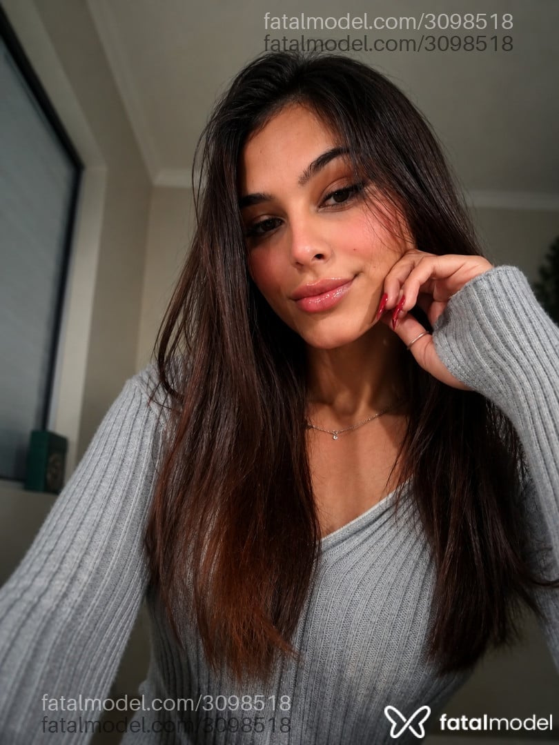 Acompanhante mulher trans com cabelo castanho de olhos castanhos em Mogi das Cruzes - Scarlet