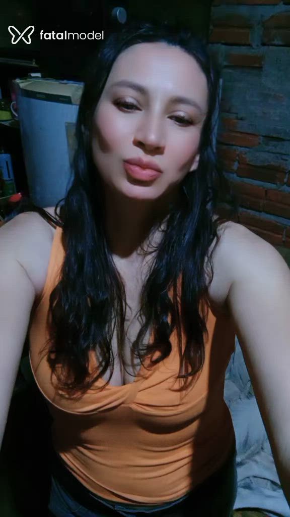 Acompanhante mulher morena (o) de olhos castanhos em Virtual Acompanhante mulher morena (o) de olhos castanhos em Virtual - Lisie