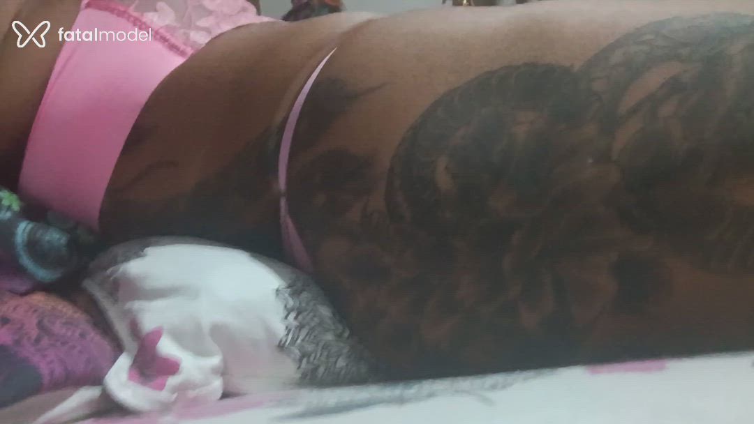 Acompanhante mulher com cabelo castanho de olhos castanhos - Carol Marques