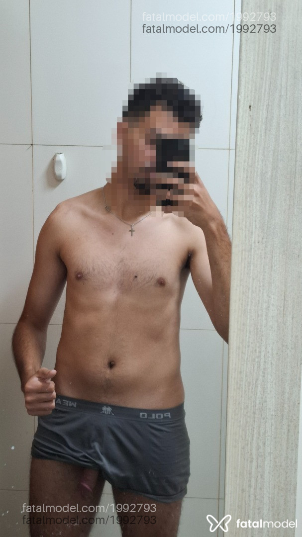 Acompanhante homem morena (o) de olhos pretos - Henrique