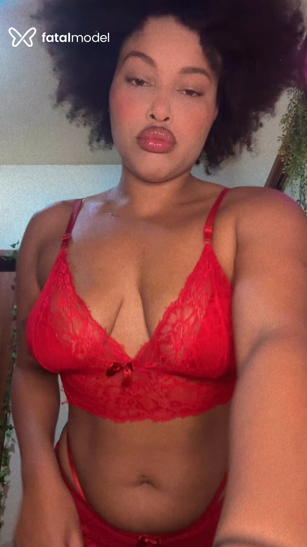 Acompanhante mulher morena (o) de olhos mel em São José Acompanhante mulher morena (o) de olhos mel em São José - Lorena Buarque