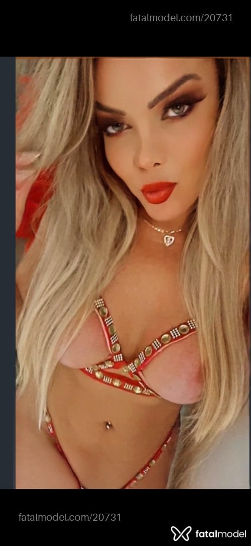 Acompanhante mulher trans loira (o) de olhos verdes em Santa Cruz do Sul - Paty