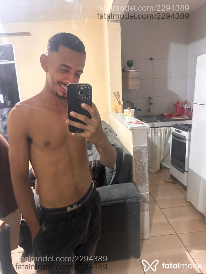 Acompanhante homem morena (o) de olhos castanhos em Rio de Janeiro - Enzo Felipe