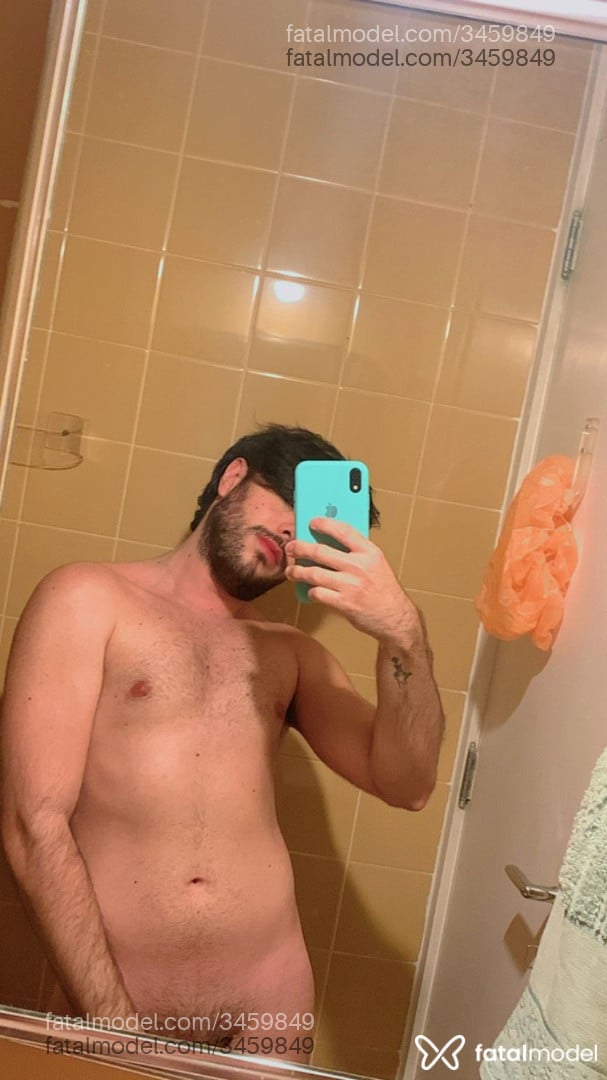 Acompanhante homem morena (o) de olhos pretos em Balneário Camboriú Acompanhante homem morena (o) de olhos pretos em Balneário Camboriú - Bruninho
