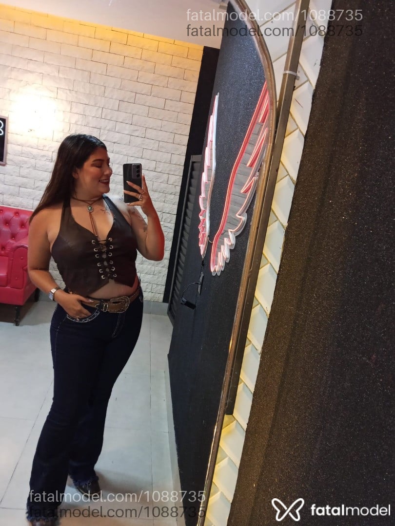 Acompanhante mulher com cabelo castanho de olhos castanhos em Anápolis Acompanhante mulher com cabelo castanho de olhos castanhos em Anápolis - Denise Sintra