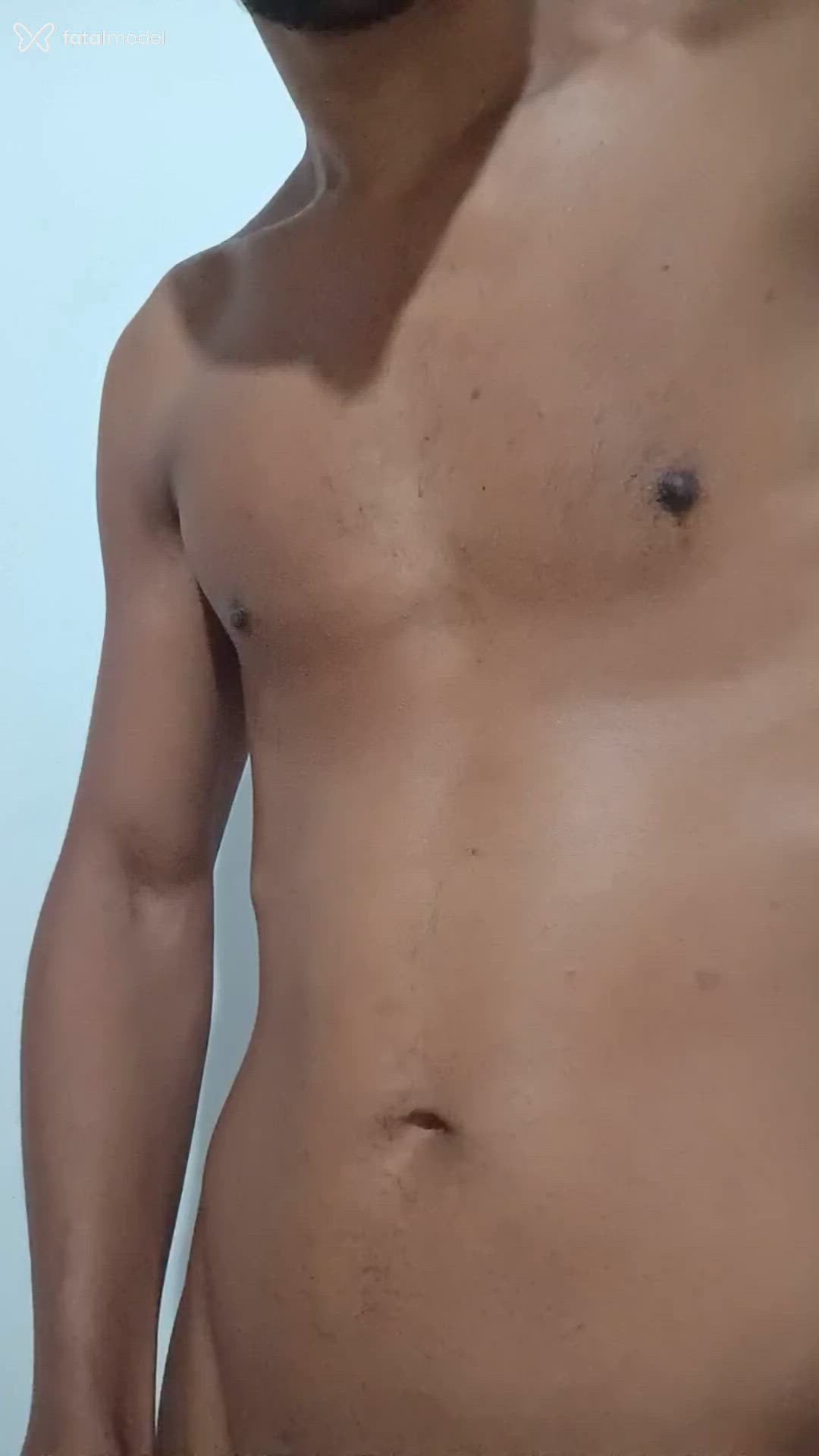 Acompanhante homem morena (o) de olhos pretos em Virtual Acompanhante homem morena (o) de olhos pretos em Virtual - Junior