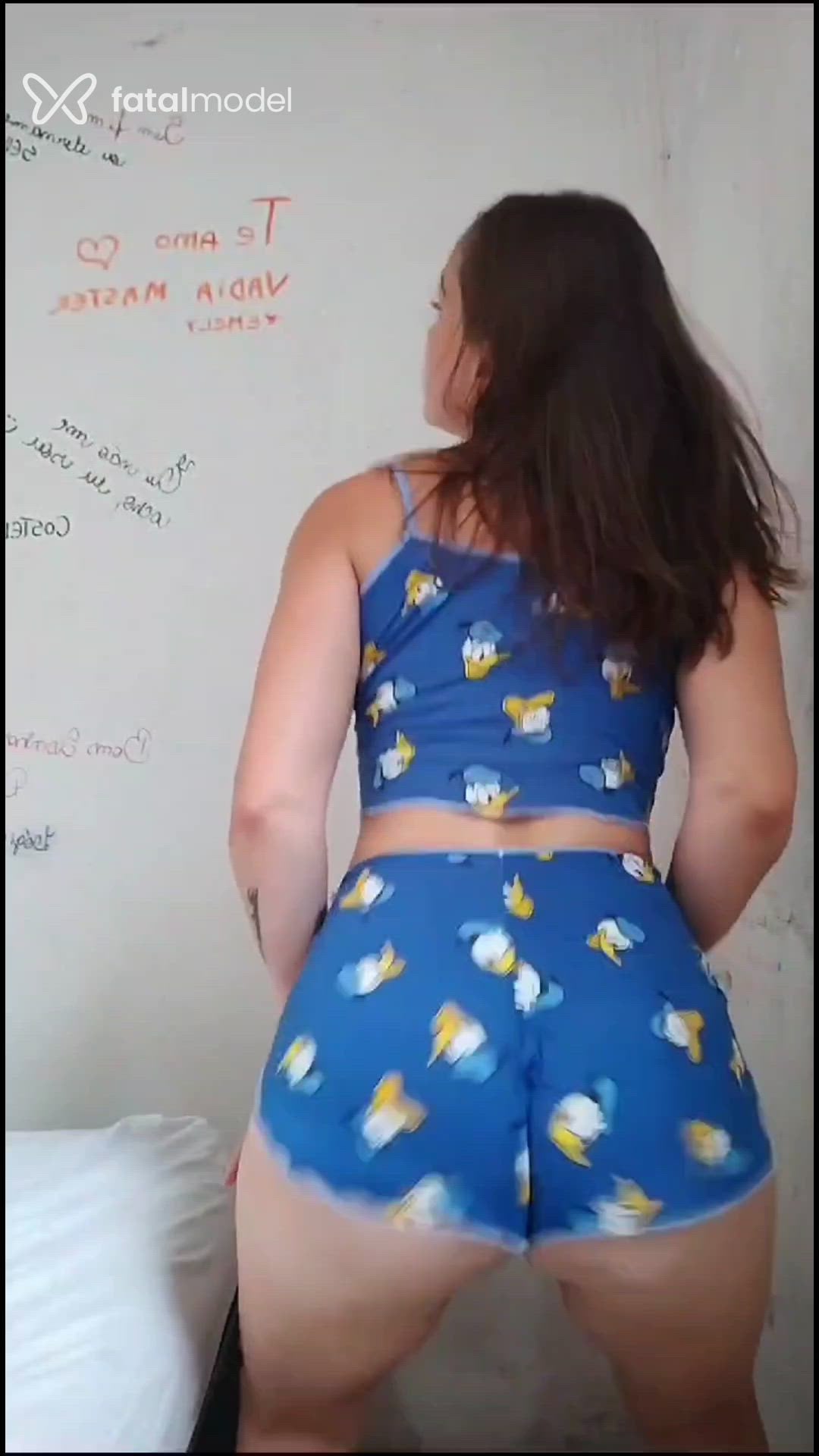 Acompanhante mulher com cabelo castanho de olhos mel em Virtual Acompanhante mulher com cabelo castanho de olhos mel em Virtual - Hellen