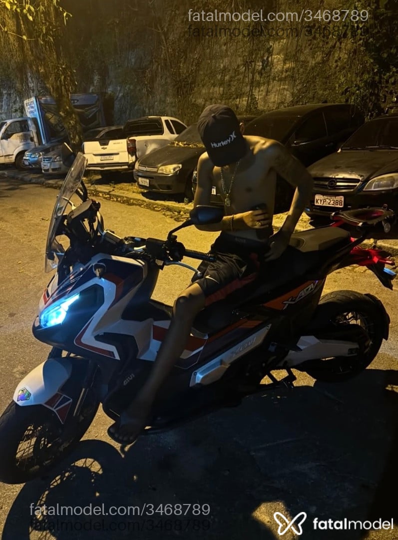 Acompanhante homem morena (o) de olhos pretos em Tijucas Acompanhante homem morena (o) de olhos pretos em Tijucas - Deivis